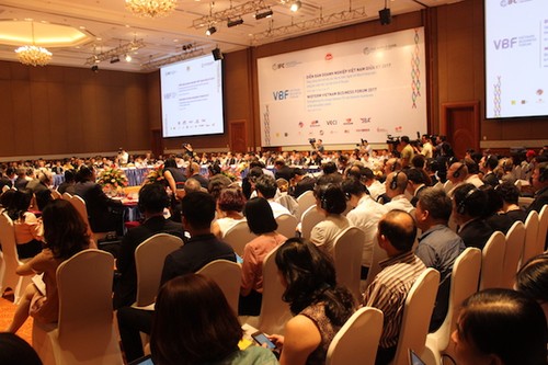 Förderung der Zusammenarbeit zwischen vietnamesischen Unternehmen und FDI-Unternehmen  - ảnh 1