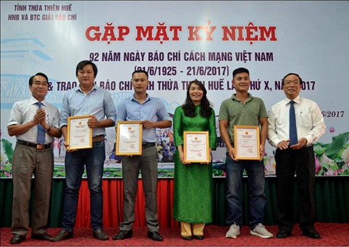 Aktivitäten zum Jahrestag der vietnamesischen revolutionären Presse - ảnh 1