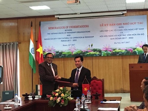 Absichtserklärung zwischen Verbänden der vietnamesischen und indischen Freundschaftsgesellschaften  - ảnh 1