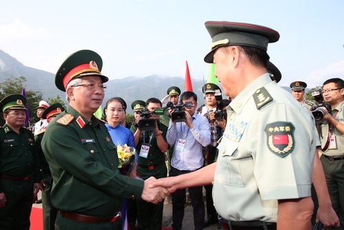 Treffen zwischen Vertretern des Militärs von Vietnam und China - ảnh 1
