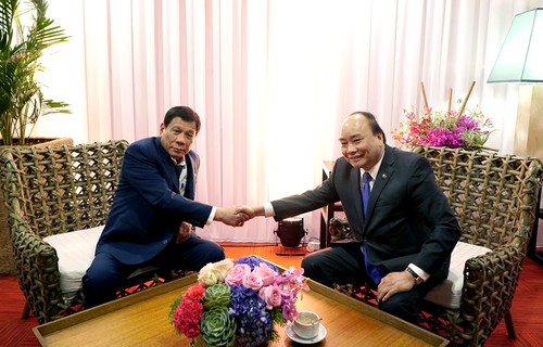ASEAN-Gipfel: Premierminister Nguyen Xuan Phuc trifft philippinischen Präsidenten Duterte - ảnh 1