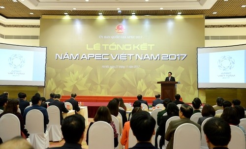 Staatspräsident Tran Dai Quang nimmt an APEC-Bewertungskonferenz teil - ảnh 1