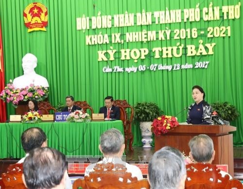 Parlamentspräsidentin Nguyen Thi Kim Ngan nimmt an Sitzung des Volksrates in der Stadt Can Tho teil - ảnh 1