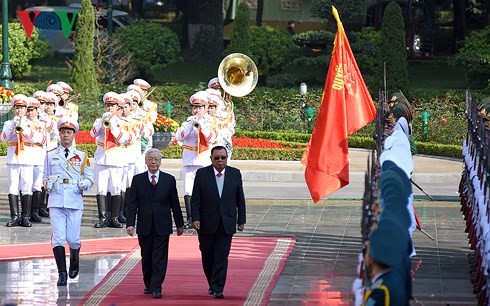 Vietnam und Laos wollen politische Beziehungen vertiefen - ảnh 1