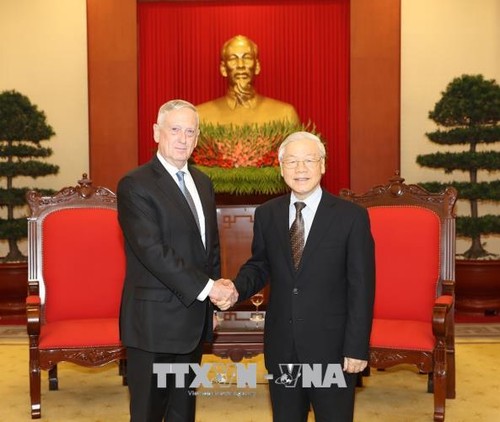 KPV-Generalsekretär Nguyen PhuTrong empfängt US-Verteidigungsminister James Mattis - ảnh 1