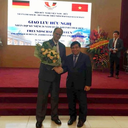 Vertiefung der Beziehungen und der Zusammenarbeit zwischen Vietnam und Deutschland - ảnh 1