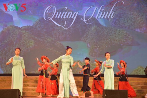 Eröffnung des Festivals der Kultur, des Sports und des Tourismus der verschiedenen Volksgruppen im Nordosten Vietnams - ảnh 13