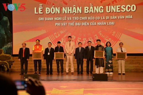 Eröffnung des Festivals der Kultur, des Sports und des Tourismus der verschiedenen Volksgruppen im Nordosten Vietnams - ảnh 4