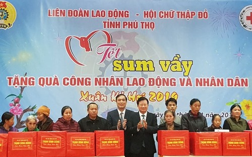 Vizepremierminister Trinh Dinh Dung besucht Phu Tho - ảnh 1
