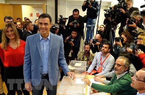 Vorläufige Ergebnisse von vorgezogenen Wahlen in Spanien - ảnh 1