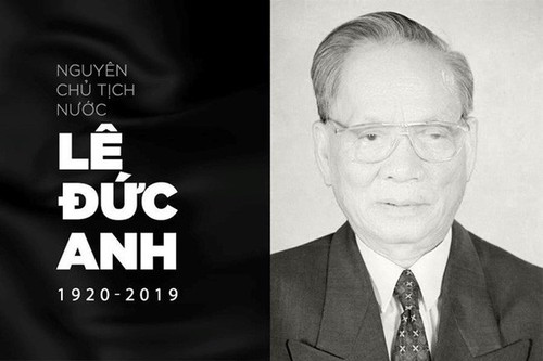 Vietnamesische Bürger zeigen Mitgefühl zum Tode von Le Duc Anh - ảnh 1