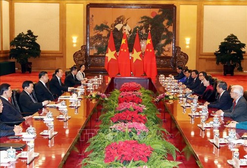 Chinesische Spitzenpolitiker sprachen sich für enge Beziehungen mit Vietnam aus - ảnh 1