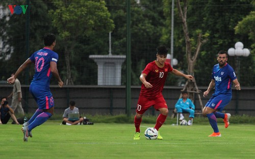 Vietnams U22-Fußballer gewinnen 2-0 gegen Kitchee aus Hongkong (China) - ảnh 1