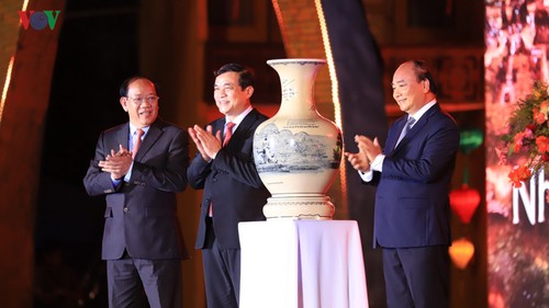 Premierminister Nguyen Xuan Phuc nimmt an Feier der 20-jährigen Anerkennung  Hoi An und My Son als Weltkulturerbe teil - ảnh 1