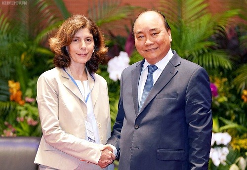 Premierminister Nguyen Xuan Phuc empfängt internationale Experten beim Forum für Reform und Entwicklung Vietnams 2019 - ảnh 1