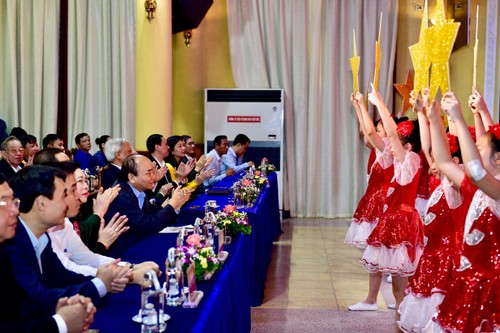 Premierminister Nguyen Xuan Phuc nimmt am Fest der Solidarität aller Völker Vietnams teil - ảnh 1