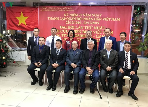 Gründung des Vereins der vietnamesischen Kriegsveteranen in der russischen Stadt Nowosibirsk - ảnh 1