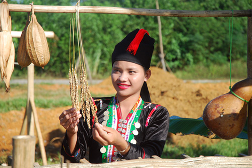 Die Schönheit der Volksgruppe Kho Mu in der Provinz Lai Chau - ảnh 1