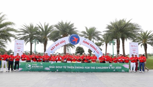 152 Golfer nehmen an Wettbewerb Swing For Children’s Tet 2020 für Wohlfahrt teil - ảnh 1