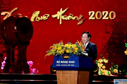 Mehr als 1.500 Auslandsvietnamesen sind bei der  Gala “Frühling der Heimat 2020” dabei - ảnh 1