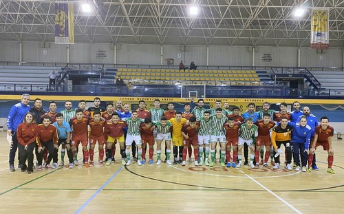 Vietnamesische Futsalmannschaft unterliegt Real Betis - ảnh 1