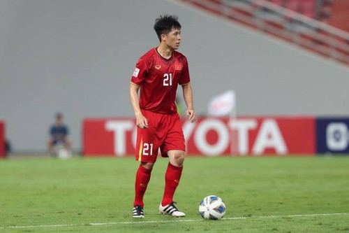 Fußballspieler Dinh Trong muss sich vor der Behandlung Test auf COVID-19 unterziehen - ảnh 1