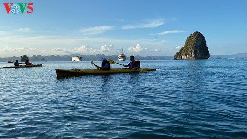 Halong-Bucht gehört zu den 50 schönsten Weltwundern - ảnh 4