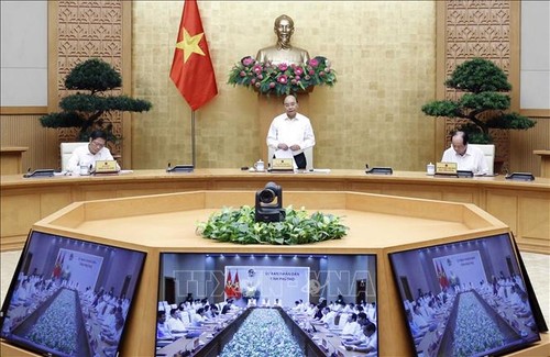 Premierminister Premierminister Nguyen Xuan Phuc tagt Online mit Verwaltung in Phu Tho - ảnh 1