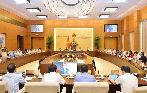 Eröffnung der Sitzung des Ständigen Parlamentsausschusses am Montag - ảnh 1