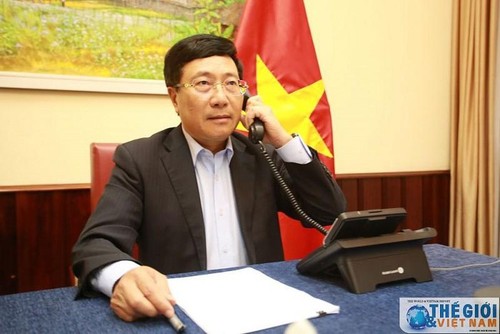 Vizepremierminister, Außenminister Pham Binh Minh telefoniert mit seinem Amtskollegen aus Saudi Arabien - ảnh 1