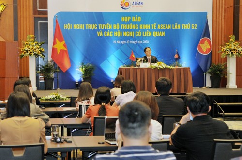 Vietnam fördert Umsetzung seiner Initiativen als ASEAN- Vorsitzender 2020 - ảnh 1