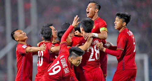 Vietnamesische Fußballmannschaft bleibt laut aktueller FIFA-Rangliste Nummer 1 in Südostasien - ảnh 1