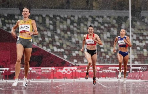 Für Läuferin Quach Thi Lan ist das Halbfinale über 400 m Hürden beendet - ảnh 1