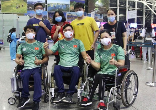 Vietnamesische Sportler mit Behinderungen sind zu Paralympics Tokio 2020 in Japan angekommen - ảnh 1