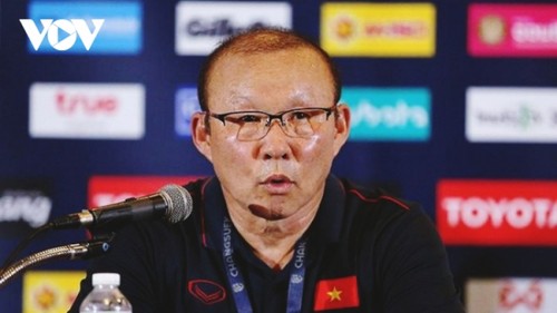 Park Hang-seo trainiert weiterhin die vietnamesische Fußballnationalmannschaft - ảnh 1