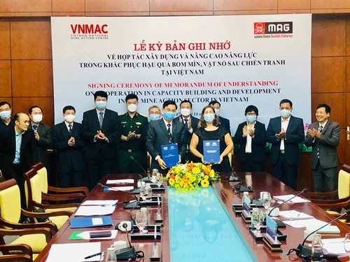 Verbesserung der Zusammenarbeit bei Beseitigung von Blindgängern in Vietnam - ảnh 1