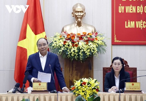 Wirtschaft, Soziales und Umwelt sind Säulen in der Entwicklung von Quang Ngai - ảnh 1