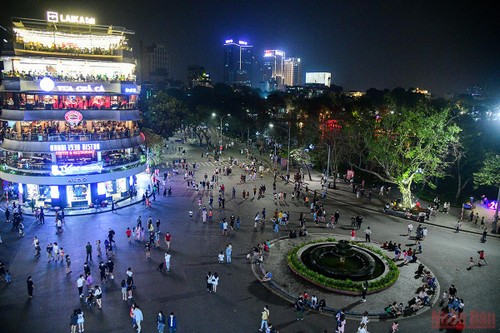 Wiedereröffnung der Fußgängerzone um den Hoan Kiem-See in Hanoi - ảnh 1
