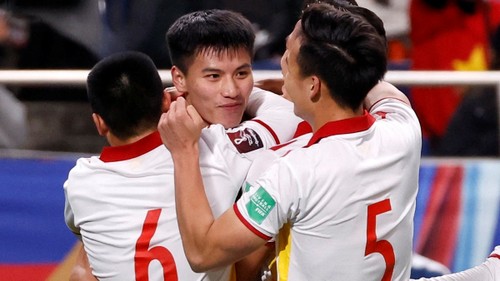 Vietnamesische Fußballauswahl steigt um zwei Plätze in der Weltrangliste - ảnh 1