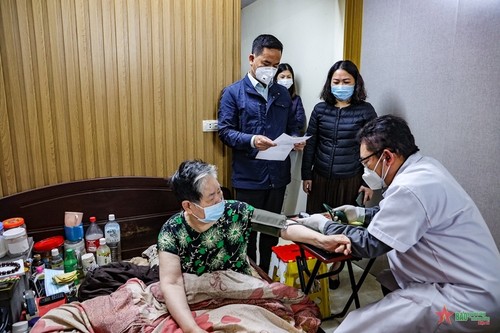 Reise der freiwilligen jungen Mediziner für Gesundheit nach der COVID-19-Pandemie - ảnh 1
