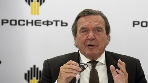 Ex-Bundeskanzler Gerhard Schröder betont Dialoge zur Lösung des Ukraine-„Problems”  - ảnh 1