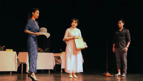 Japanischer Regisseur bringt klassisches Theater von Norwegen auf Junges Theater in Hanoi - ảnh 1