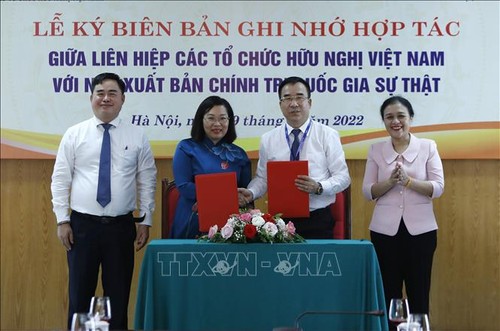 Zusammenarbeit zur Werbung für Bücher, Land und Leute Vietnams - ảnh 1
