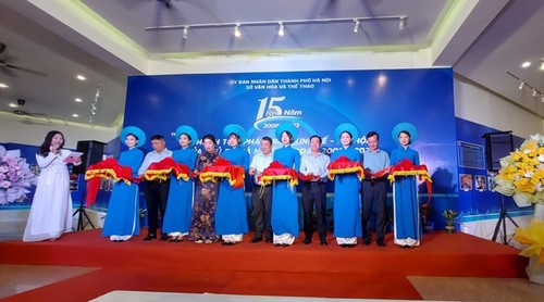 Ausstellung zum 15. Jahrestag der Erweiterung Hanois - ảnh 1