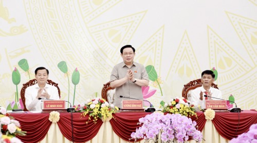 Parlamentspräsident Vuong Dinh Hue besucht Provinz Soc Trang - ảnh 1
