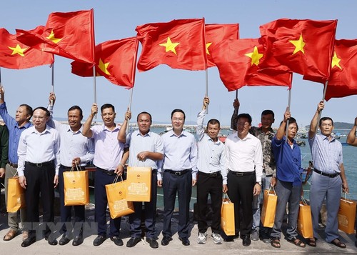 Staatspräsident Vo Van Thuong besucht Co To - ảnh 1