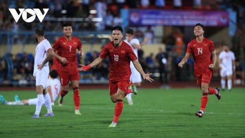 FPT Play hat eine Lizenz für die Live-Übertragung des Fußballspiels zwischen Vietnam und den Philippinen  - ảnh 1