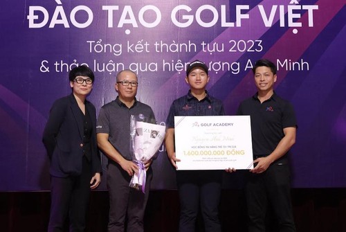 Golfer Nguyen Anh Minh erhält mehr als 60.000 Euro Stipendium für Ausbildung - ảnh 1