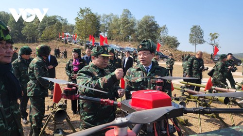 Premierminister Pham Minh Chinh nimmt an Übung mit scharfer Munition im Korps 12 teil - ảnh 1