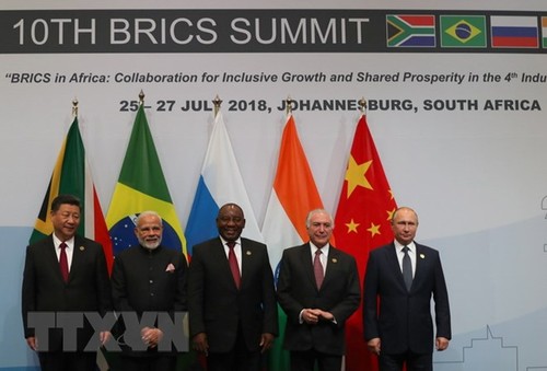 BRICS ສະໜັບສະໜູນການຄ້າຫລາຍຝ່າຍ, ເຊີດຊູຄວາມສຳຄັນຂອງການປະຕິວັດອຸດສາຫະກຳ 4.0 - ảnh 1